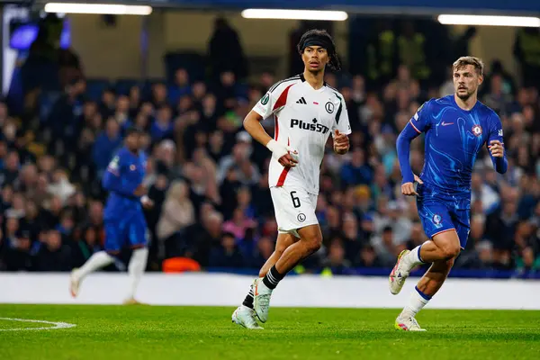 Maximillian Oyedele UEFA Konferans Ligi sırasında Chelsea FC ile Legia Warszawa (Maciej Rogowski)