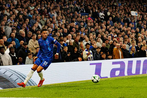 Jadon Sancho, UEFA Konferans Ligi 'nde Chelsea FC ile Legia Warszawa (Maciej Rogowski) arasındaki çeyrek final maçında görüldü.)