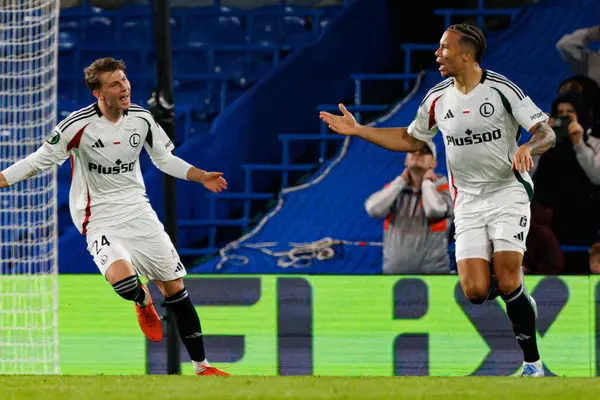 Jan Ziolkowski ve Steven Kapuadi, UEFA Konferans Ligi 'nde Chelsea FC ile Legia Warszawa (Maciej Rogowski)