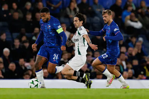 Reece James ve Claude Goncalf UEFA Konferans Ligi 'nde Chelsea FC ile Legia Warszawa (Maciej Rogowski)