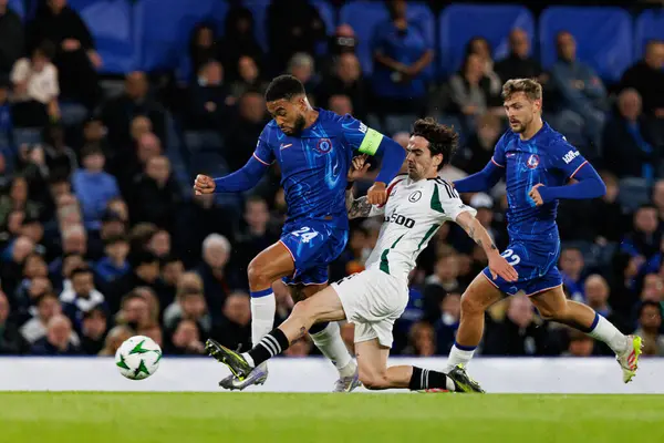 Reece James ve Claude Goncalf UEFA Konferans Ligi 'nde Chelsea FC ile Legia Warszawa (Maciej Rogowski)