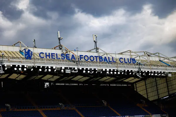 Stamford Bridge, UEFA Konferans Ligi 'nde Chelsea FC ve Legia Warszawa (Maciej Rogowski) arasındaki çeyrek final maçında görüldü.)
