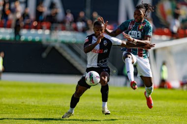 David Pastor ve Chico Banza Liga Portekiz maçı sırasında Estrela Amadora ve SC Farense takımları arasında Estadio Jose Gomes (Maciej Rogowski)