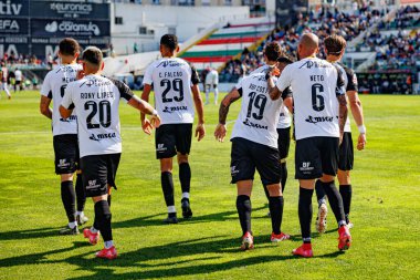 Farense oyuncuları Liga Portekiz maçında Estrela Amadora ve SC Farense takımları arasında Estadio Jose Gomes 'de (Maciej Rogowski)