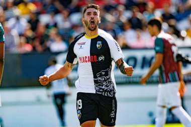 Rui Costa, Liga Portekiz maçında Estrela Amadora ve SC Farense takımları arasında attığı golün ardından Estadio Jose Gomes 'de (Maciej Rogowski)