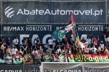 Estrela taraftarları Liga Portekiz maçında Estrela Amadora ve SC Farense takımları arasında Estadio Jose Gomes 'de (Maciej Rogowski)
