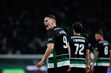 Viktor Gyokeres, Estadio Jose Alvalade 'deki (Maciej Rogowski) Sporting CP ve SC Braga takımları arasında oynanan Liga Portekiz maçında gol attıktan sonra kutlama yaparken görüldü.)