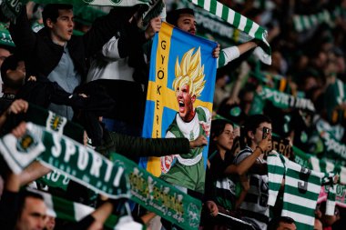 Spor taraftarları Liga Portekiz maçı sırasında Viktor Gyokeres tifo ile Estadio Jose Alvalade 'de (Maciej Rogowski) Sportif CP ve SC Braga takımları arasında görüldü.)