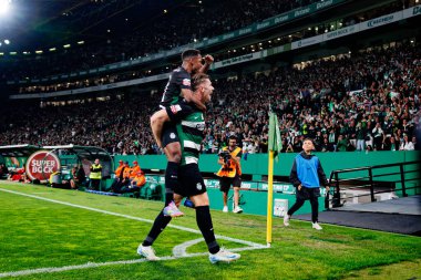 Geny Catamo ve Viktor Gyokeres, Estadio Jose Alvalade 'deki (Maciej Rogowski) Sporting CP ve SC Braga takımları arasındaki Liga Portekiz maçında gol üstüne gol atarken görüldü.)