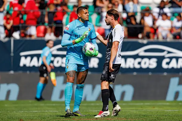 Kaique Pereira ve Tomas Ribeiro, Liga Portekiz maçı sırasında Estrela Amadora ve SC Farense takımları arasında Estadio Jose Gomes 'de (Maciej Rogowski)