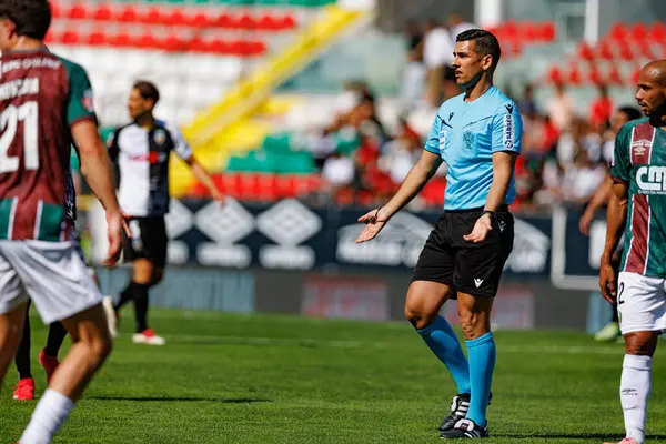 Fabio Verissimo, Liga Portekiz maçı sırasında Estrela Amadora ve SC Farense takımları arasında Estadio Jose Gomes 'de (Maciej Rogowski)