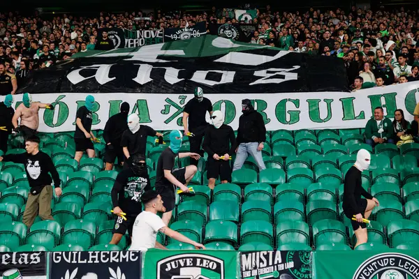 Estadio Jose Alvalade 'deki (Maciej Rogowski) Sportif CP ve SC Braga takımları arasında oynanan Liga Portekiz maçı sırasında Sportmenlerin taraftarları görülüyor)