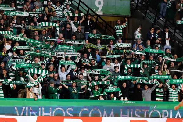 Estadio Jose Alvalade 'deki (Maciej Rogowski) Sportif CP ve SC Braga takımları arasında oynanan Liga Portekiz maçı sırasında Sportmenlerin taraftarları görülüyor)