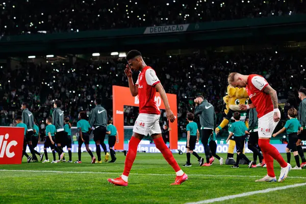 Liga Portekiz maçında Estadio Jose Alvalade 'de (Maciej Rogowski) Sporting CP ve SC Braga takımları arasında Robson Bambu ve Uros Raciç görüldü.)