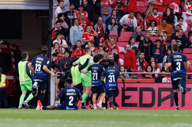 SL Benfica ve FC Arouca (Maciej Rogowski) takımları arasında oynanan Liga Portekiz maçında Arouca oyuncuları Weverson 'dan gol üstüne gol atarken görüldü.)