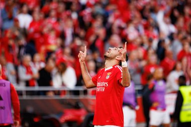 Vangelis Pavlidis, SL Benfica ve FC Arouca (Maciej Rogowski) takımları arasında oynanan Liga Portekiz maçında gol attıktan sonra kutlama yaparken görülüyor.)