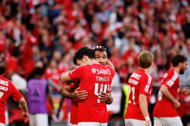 Tomas Araujo ve Vangelis Pavlidis, Liga Portekiz maçında SL Benfica ve FC Arouca (Maciej Rogowski) takımları arasında gol üstüne gol atarken görüldü.)
