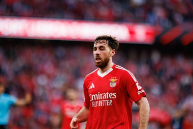 Liga Portekiz maçında SL Benfica ve FC Arouca (Maciej Rogowski) takımları arasında Orkun Kokcu görüldü)