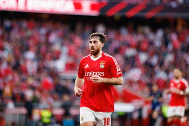 Liga Portekiz maçında SL Benfica ve FC Arouca (Maciej Rogowski) takımları arasında Orkun Kokcu görüldü)
