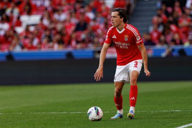 Alvaro Carreras, Liga Portekiz maçında SL Benfica ve FC Arouca (Maciej Rogowski) takımları arasında görüldü.)