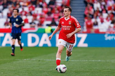 Kerem Akturkoglu Liga Portekiz maçı sırasında SL Benfica ve FC Arouca (Maciej Rogowski) takımları arasında görüldü.)