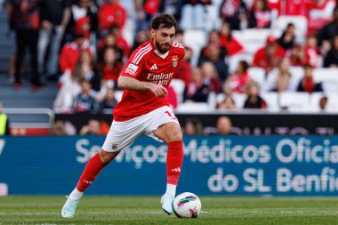 Liga Portekiz maçında SL Benfica ve FC Arouca (Maciej Rogowski) takımları arasında Orkun Kokcu görüldü)