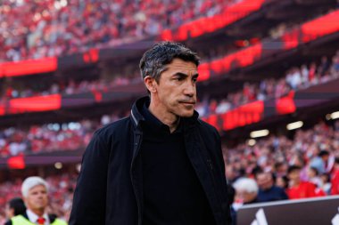 Bruno Lage, Liga Portekiz maçı sırasında SL Benfica ve FC Arouca (Maciej Rogowski) takımları arasında görüldü.)