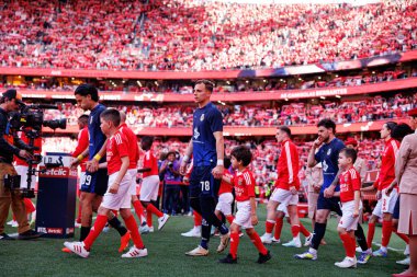 Pedro Santos, Alex Pinto ve Alfonso Trezza, Liga Portekiz maçı sırasında SL Benfica ve FC Arouca (Maciej Rogowski) takımları arasında görüldü.)