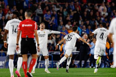 Arda Güler ve Raul Asencio, Estadio Coliseum 'daki Getafe CF ve Real Madrid CF takımları arasında LaLiga EA SPORTS maçında gol attıktan sonra kutlama yaparken görüldü (Maciej Rogowski)