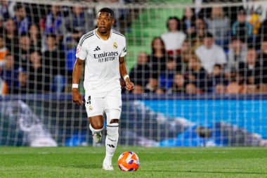 David Alaba LaLiga EA SPORTS maçı sırasında Estadio Coliseum 'da Getafe CF ve Real Madrid CF takımları arasında görüldü (Maciej Rogowski)