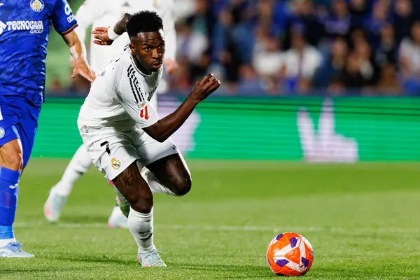 Küçük Vinicius, LaLiga EA SPORTS maçı sırasında Estadio Coliseum 'da Getafe CF ve Real Madrid CF takımları arasında görüldü (Maciej Rogowski)