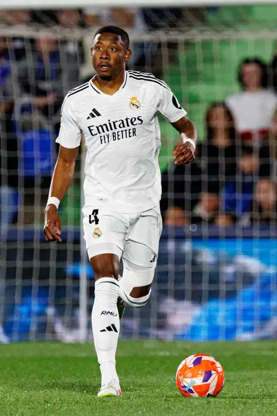 David Alaba LaLiga EA SPORTS maçı sırasında Estadio Coliseum 'da Getafe CF ve Real Madrid CF takımları arasında görüldü (Maciej Rogowski)