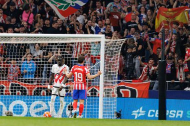 Julian Alvarez, Estadio Civitas Metropolitano 'daki Atletico de Madrid ve Rayo Vallecano takımları arasında oynanan LaLiga EA SPORTS maçında gol attıktan sonra kutlama yaparken görüldü (Maciej Rogowski)