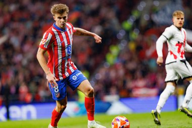 Pablo Barrios, Atletico de Madrid ve Rayo Vallecano takımları arasında Estadio Civitas Metropolitano 'da (Maciej Rogowski)
