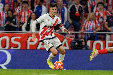 Oscar Valentin LaLiga EA SPORTS maçı sırasında Estadio Civitas Metropolitano 'da Atletico de Madrid ve Rayo Vallecano takımları arasında görüldü (Maciej Rogowski)