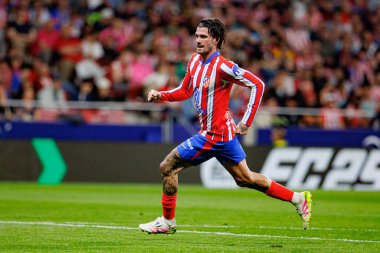 Rodrigo de Paul, Estadio Civitas Metropolitano 'daki Atletico de Madrid ve Rayo Vallecano takımları arasında oynanan LaLiga EA SPORTS maçı sırasında görüldü (Maciej Rogowski)