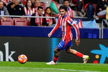Rodrigo de Paul, Estadio Civitas Metropolitano 'daki Atletico de Madrid ve Rayo Vallecano takımları arasında oynanan LaLiga EA SPORTS maçı sırasında görüldü (Maciej Rogowski)