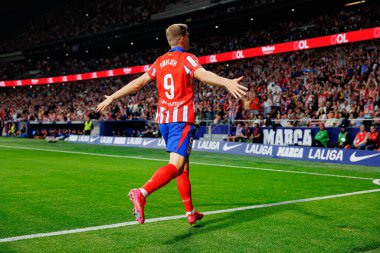 Alexander Sorloth, Estadio Civitas Metropolitano 'daki Atletico de Madrid ve Rayo Vallecano takımları arasındaki LaLiga EA SPORTS maçında gol attıktan sonra kutlama yaparken görüldü (Maciej Rogowski)