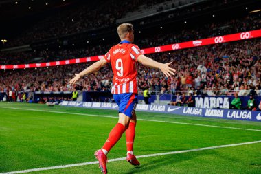 Alexander Sorloth, Estadio Civitas Metropolitano 'daki Atletico de Madrid ve Rayo Vallecano takımları arasındaki LaLiga EA SPORTS maçında gol attıktan sonra kutlama yaparken görüldü (Maciej Rogowski)