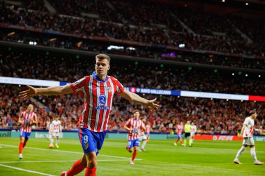 Alexander Sorloth, Estadio Civitas Metropolitano 'daki Atletico de Madrid ve Rayo Vallecano takımları arasındaki LaLiga EA SPORTS maçında gol attıktan sonra kutlama yaparken görüldü (Maciej Rogowski)