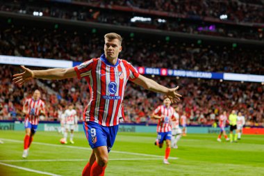Alexander Sorloth, Estadio Civitas Metropolitano 'daki Atletico de Madrid ve Rayo Vallecano takımları arasındaki LaLiga EA SPORTS maçında gol attıktan sonra kutlama yaparken görüldü (Maciej Rogowski)