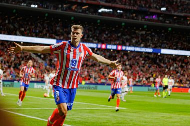 Alexander Sorloth, Estadio Civitas Metropolitano 'daki Atletico de Madrid ve Rayo Vallecano takımları arasındaki LaLiga EA SPORTS maçında gol attıktan sonra kutlama yaparken görüldü (Maciej Rogowski)