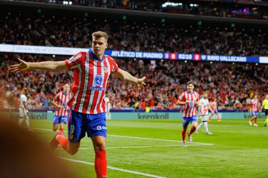 Alexander Sorloth, Estadio Civitas Metropolitano 'daki Atletico de Madrid ve Rayo Vallecano takımları arasındaki LaLiga EA SPORTS maçında gol attıktan sonra kutlama yaparken görüldü (Maciej Rogowski)