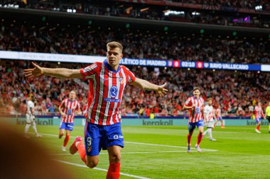 Alexander Sorloth, Estadio Civitas Metropolitano 'daki Atletico de Madrid ve Rayo Vallecano takımları arasındaki LaLiga EA SPORTS maçında gol attıktan sonra kutlama yaparken görüldü (Maciej Rogowski)