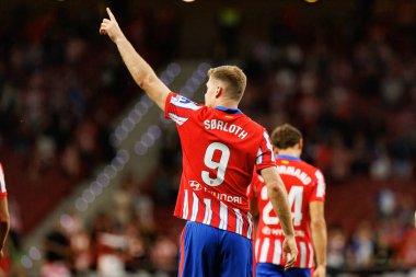 Alexander Sorloth, Estadio Civitas Metropolitano 'daki Atletico de Madrid ve Rayo Vallecano takımları arasındaki LaLiga EA SPORTS maçında gol attıktan sonra kutlama yaparken görüldü (Maciej Rogowski)