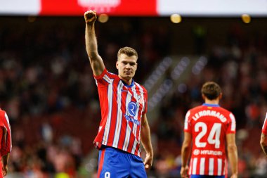 Alexander Sorloth, Estadio Civitas Metropolitano 'daki Atletico de Madrid ve Rayo Vallecano takımları arasındaki LaLiga EA SPORTS maçında gol attıktan sonra kutlama yaparken görüldü (Maciej Rogowski)
