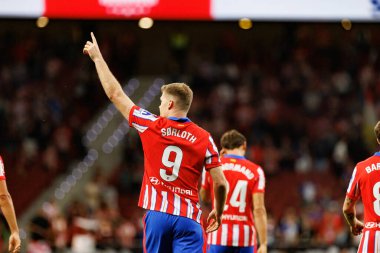 Alexander Sorloth, Estadio Civitas Metropolitano 'daki Atletico de Madrid ve Rayo Vallecano takımları arasındaki LaLiga EA SPORTS maçında gol attıktan sonra kutlama yaparken görüldü (Maciej Rogowski)