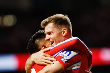 Giuliano Simeone ve Alexander Sorloth, Estadio Civitas Metropolitano 'daki Atletico de Madrid ve Rayo Vallecano takımları arasındaki LaLiga EA SPORTS maçında gol attıktan sonra kutlama yaparken görüldü (Maciej Rogowski))