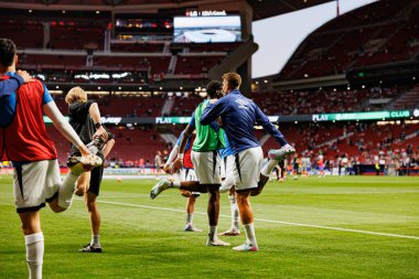 Randy Nteka ve Florian Lejeune LaLiga EA SPORTS maçı sırasında Estadio Civitas Metropolitano 'da Atletico de Madrid ve Rayo Vallecano takımları arasında görüldü (Maciej Rogowski)