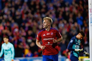 Jonatan Braut-Brunes, Stadion Rakowa Czestochowa 'daki Rakow Czestochowa ve Slask Wroclaw takımları arasında oynanan PKO BP Ekstraklasa maçında gol attıktan sonra kutlama yaparken görüldü (Maciej Rogowski)